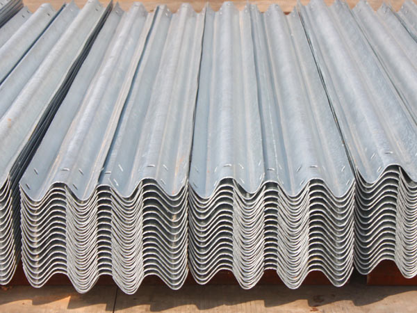 生產(chǎn)線波形梁護(hù)欄